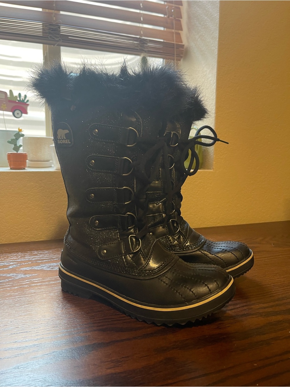 Women’s Sorel Tofino Black Glitter Waterproof Heavy Snow Lace Up Winter Boots